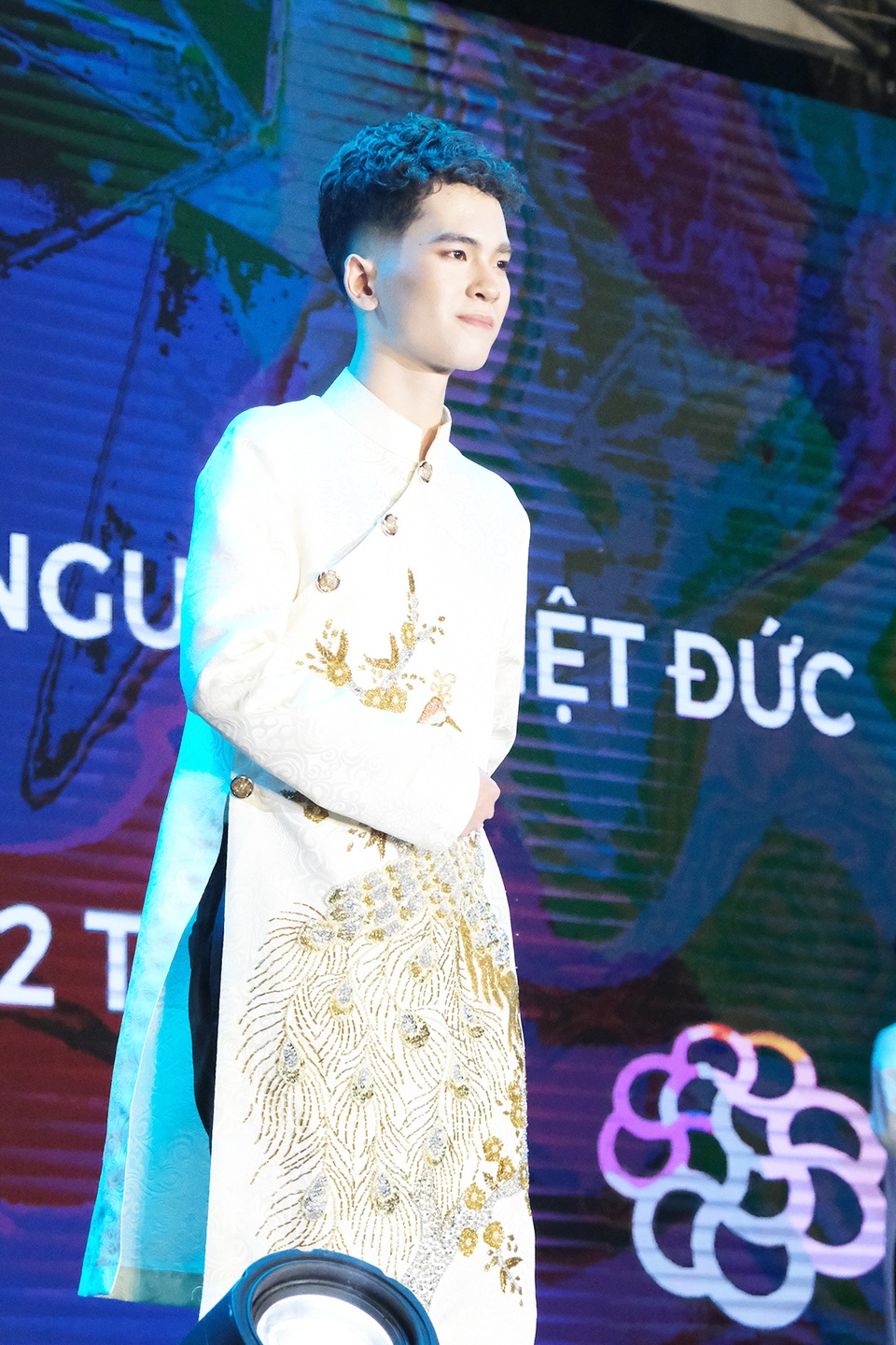 Học sinh THPT Chuyên Hà Nội - Amsterdam thăng hoa trong bữa tiệc cảm xúc - 10 Học sinh THPT Chuyên Hà Nội - Amsterdam thăng hoa trong bữa tiệc cảm xúc - 10