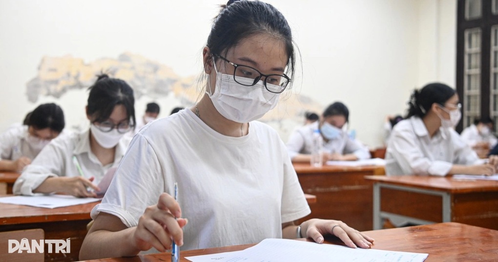 Hoãn phiên xét xử vụ lộ đề thi tốt nghiệp THPT 2021 - 1 Hoãn phiên xét xử vụ lộ đề thi tốt nghiệp THPT 2021 - 1