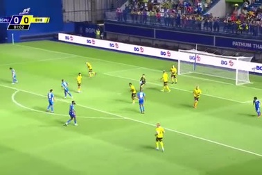 CLB Thái Lan tạo địa chấn khi thắng đậm 4-0 trước Dortmund