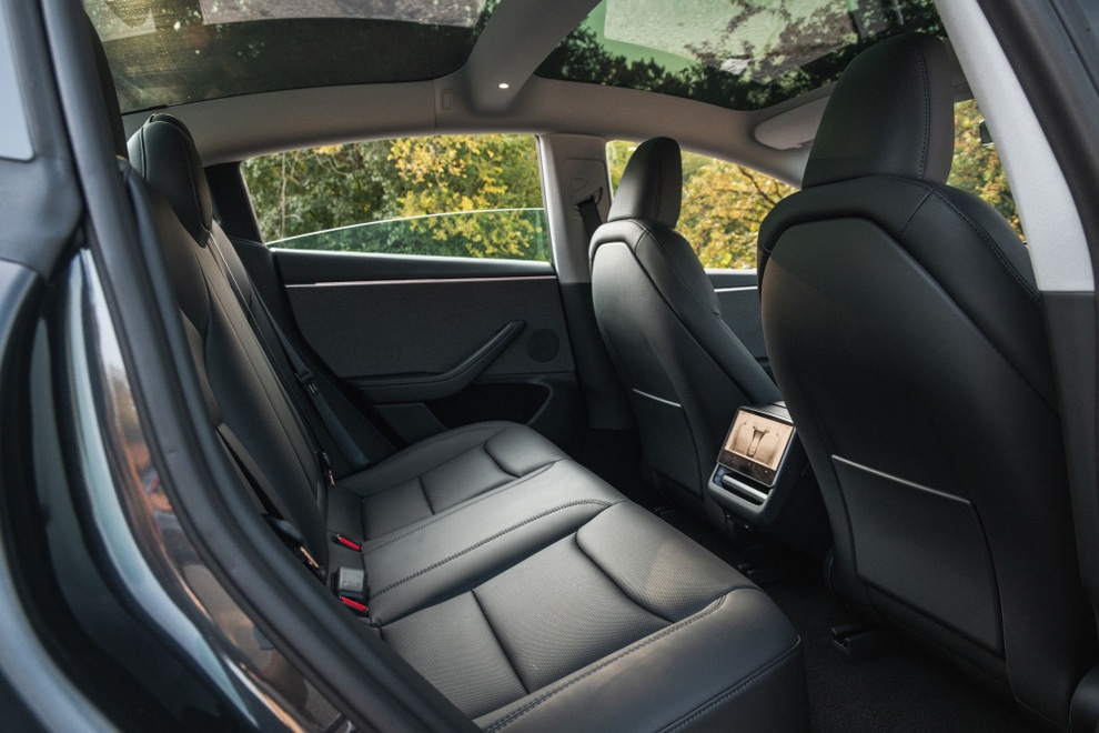 Tesla Model 3+ đi được 830 km/lần sạc, giá quy đổi hơn 900 triệu đồng - 4 Tesla Model 3+ đi được 830 km/lần sạc, giá quy đổi hơn 900 triệu đồng - 4