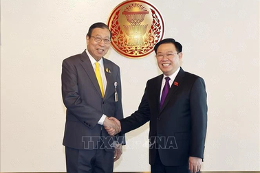 Chủ tịch Quốc hội Vương Đình Huệ hội kiến Chủ tịch Thượng viện Thái Lan