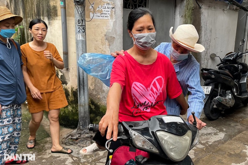 Nữ tài xế xe ôm đặc biệt nhất xóm chạy thận Hà Nội - 3 Nữ tài xế xe ôm đặc biệt nhất xóm chạy thận Hà Nội - 3