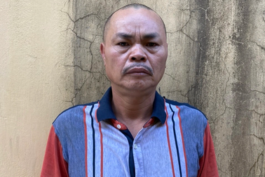 Bé gái 10 tuổi bị dâm ô tại trường tiểu học