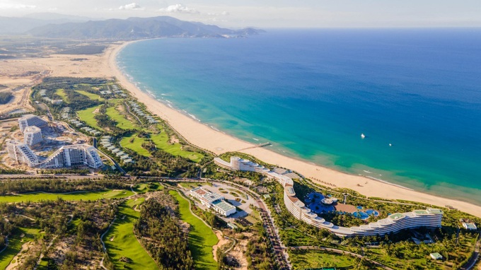 16 xe sang chờ đón golfer trong giải đấu mừng khánh thành khách sạn FLC Grand Hotel Quy Nhơn - Ảnh 2. 16 xe sang chờ đón golfer trong giải đấu mừng khánh thành khách sạn FLC Grand Hotel Quy Nhơn - Ảnh 2.