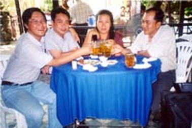 Từ tay trắng thành ông chủ phát hành báo