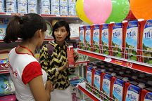 Để không mua phải sữa giả