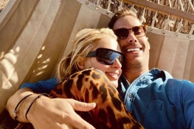 Paris Hilton hạnh phúc đón Giáng sinh bên bồ mới