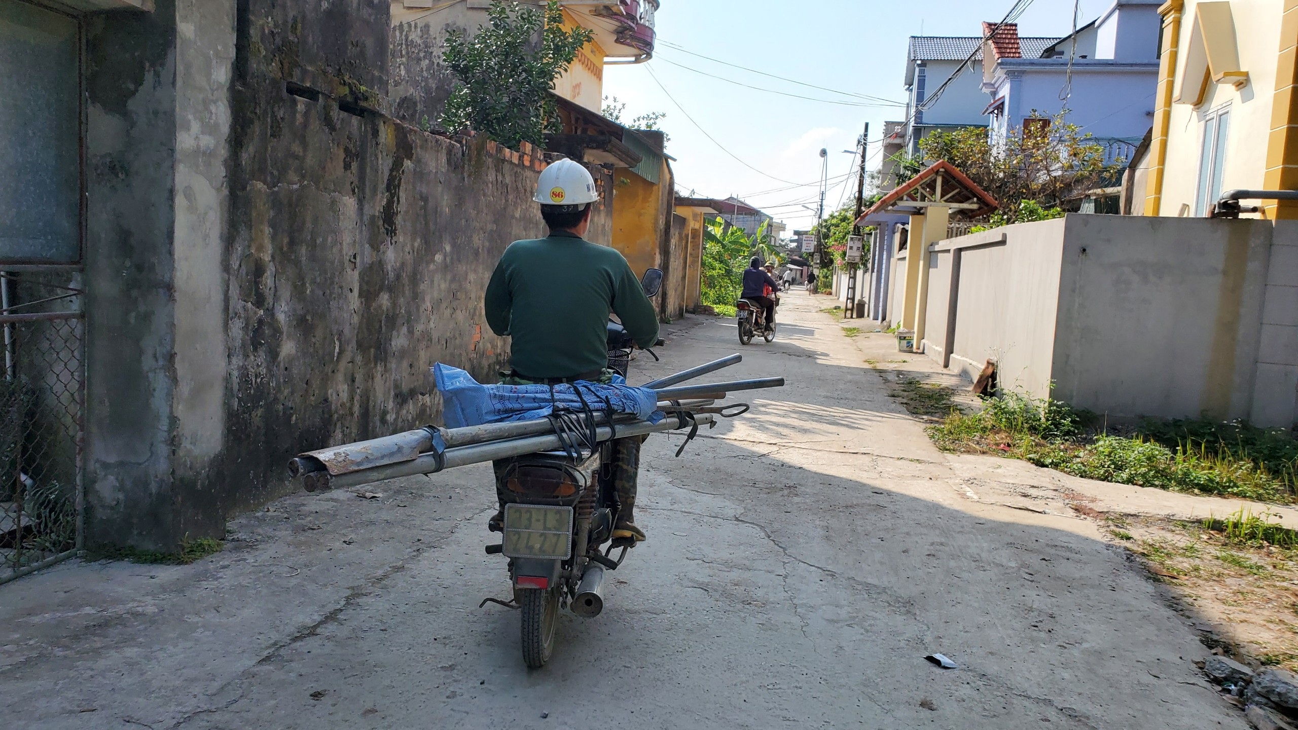 Đêm cuối năm với người làm nghề bốc mộ thuê - 12 Đêm cuối năm với người làm nghề bốc mộ thuê - 12