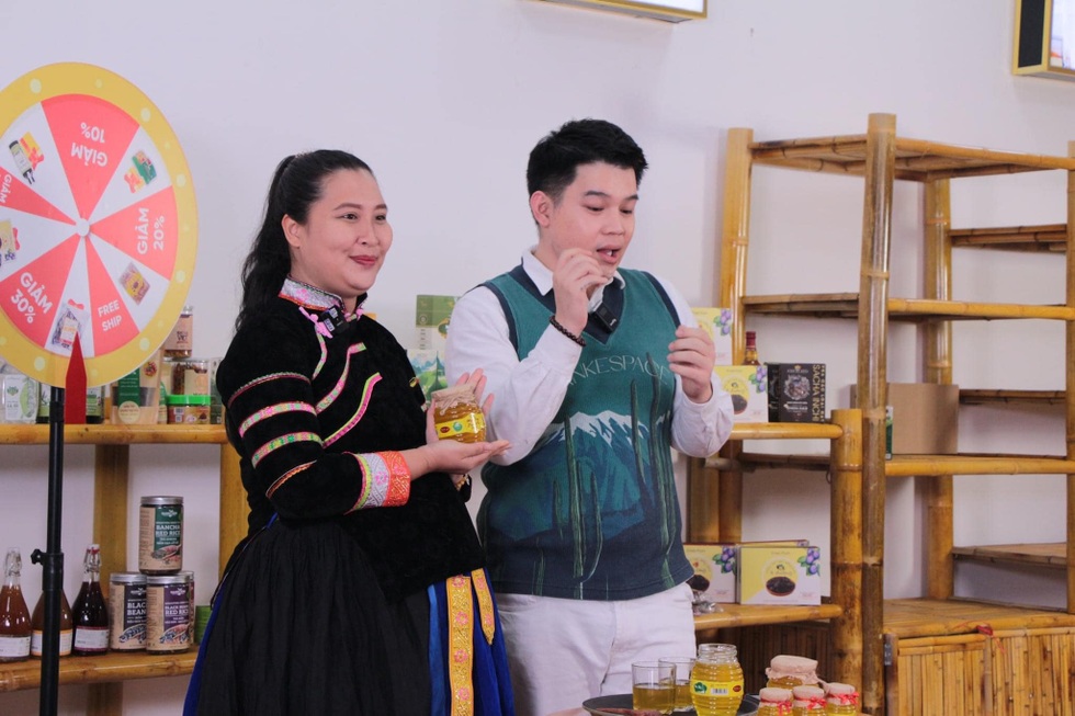 Người đẹp cao nguyên vượt định kiến, trở thành bà trùm nông sản Hà Giang - 14 Người đẹp cao nguyên vượt định kiến, trở thành bà trùm nông sản Hà Giang - 14