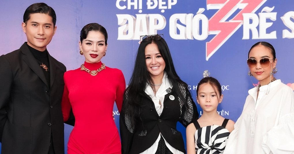 Mỹ Linh tuổi 48: Học nhảy thi Đạp gió, con gái ngạc nhiên không nhận ra - 2 Mỹ Linh tuổi 48: Học nhảy thi Đạp gió, con gái ngạc nhiên không nhận ra - 2