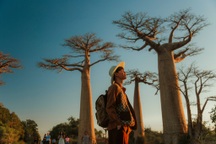 Chi 100 triệu đi nước nghèo nhất thế giới, khách Việt "sốc lên sốc xuống"