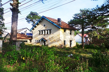 Hàng loạt biệt thự bỏ hoang giữa trung tâm thành phố Đà Lạt