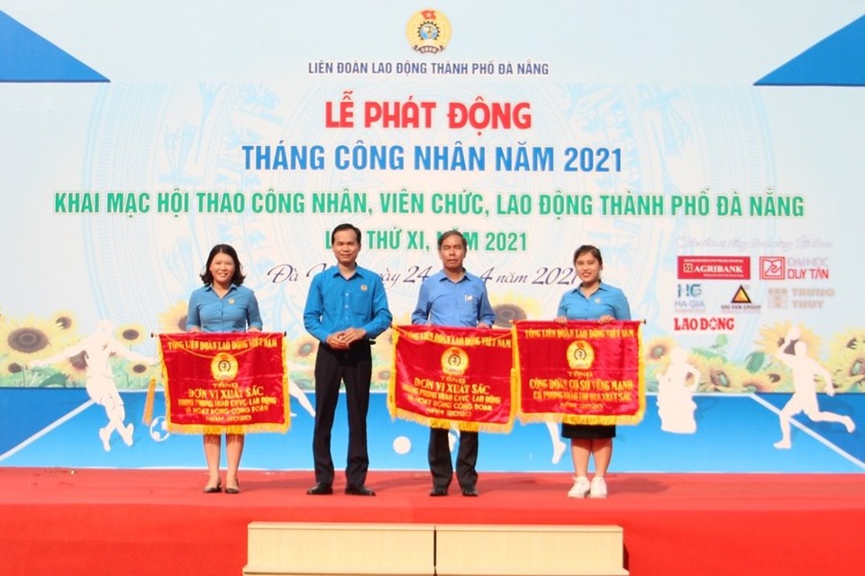 Đà Nẵng: Trao tặng người lao động khó khăn về chỗ ở 22 mái ấm công đoàn - 2 Đà Nẵng: Trao tặng người lao động khó khăn về chỗ ở 22 mái ấm công đoàn - 2