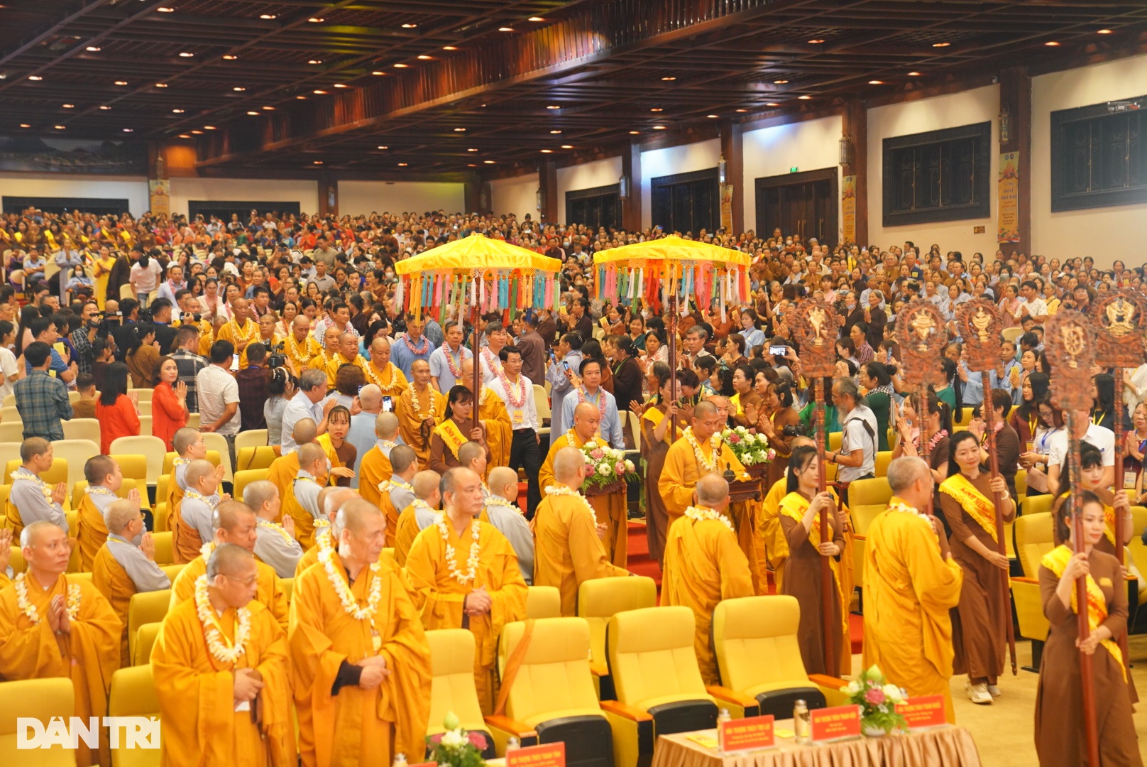 Nghi thức tắm Phật trong đại lễ Phật đản ở ngôi chùa lớn nhất Việt Nam - 3