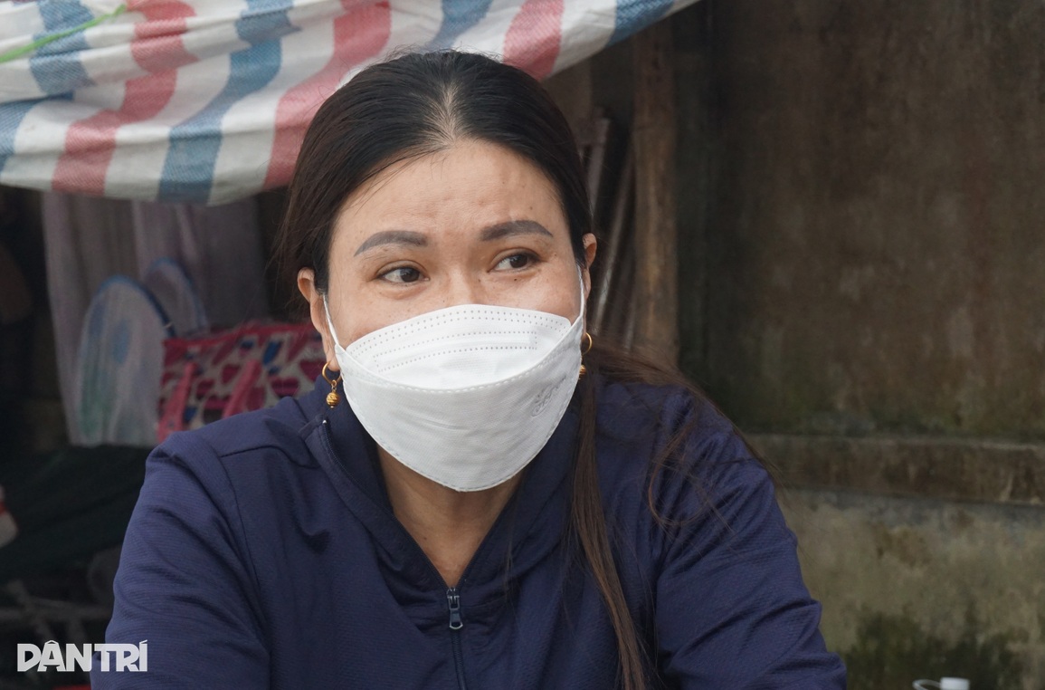 Khốn khổ cảnh ăn đường, ngủ lán của người nhà F0 nặng, có bệnh nền - 6 Khốn khổ cảnh ăn đường, ngủ lán của người nhà F0 nặng, có bệnh nền - 6
