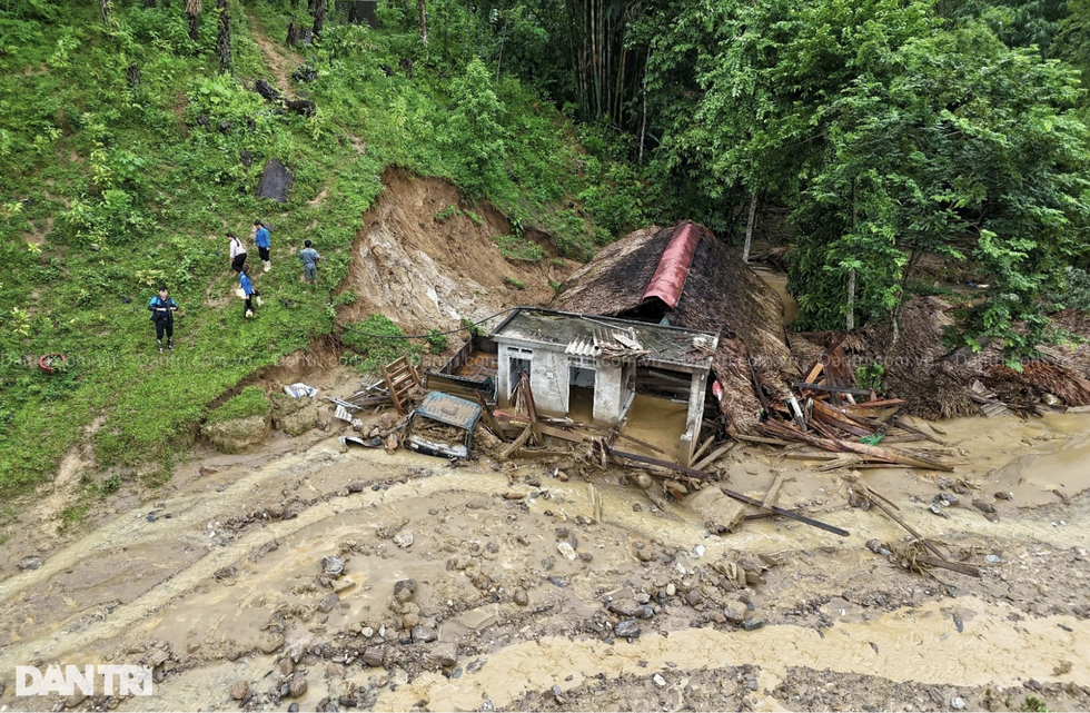 Ít nhất 1,6 triệu m3 lũ bùn đá trút xuống Làng Nủ trong 5 phút - 6 Ít nhất 1,6 triệu m3 lũ bùn đá trút xuống Làng Nủ trong 5 phút - 6