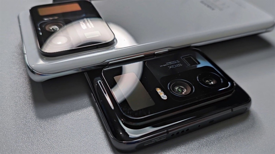 Lộ ảnh và video thực tế smartphone Mi 11 Ultra với tính năng độc đáo - 3 Lộ ảnh và video thực tế smartphone Mi 11 Ultra với tính năng độc đáo - 3