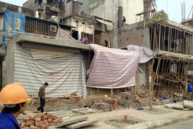 Truy trách nhiệm về nhà siêu méo trên con đường “đắt nhất hành tinh”