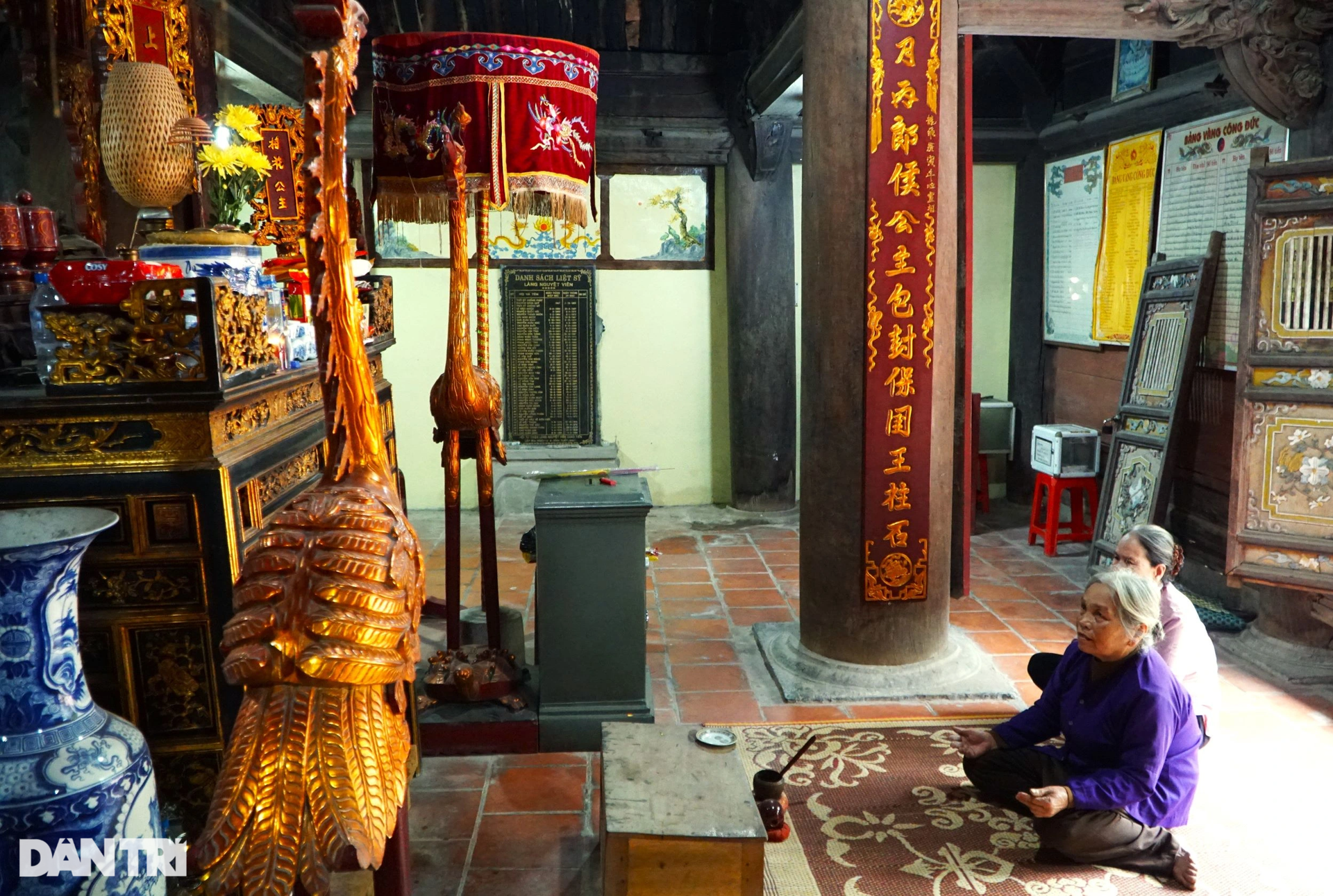 Nghè cổ hơn 400 tuổi thờ nữ Thành hoàng làng khoa bảng và 18 vị Tiến sĩ - 12 Nghè cổ hơn 400 tuổi thờ nữ Thành hoàng làng khoa bảng và 18 vị Tiến sĩ - 12