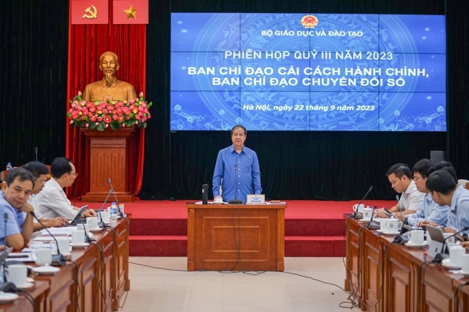 Bộ trưởng Nguyễn Kim Sơn chủ trì phiên họp.