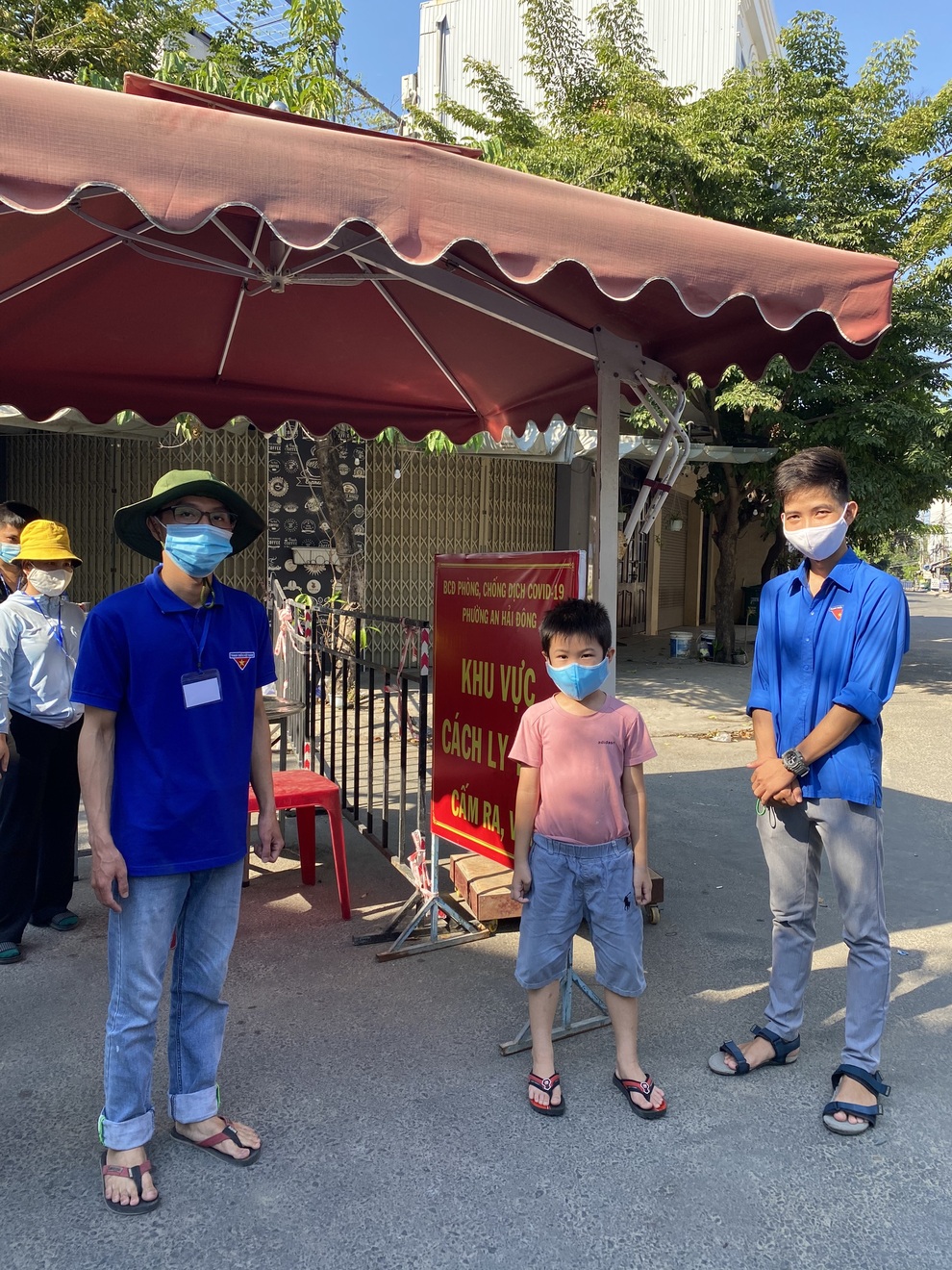 Cậu bé 7 tuổi vào viện chữa Covid-19 và trở về nhà một mình - 1 Cậu bé 7 tuổi vào viện chữa Covid-19 và trở về nhà một mình - 1