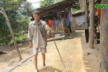 Người đàn ông khuyết tật nghèo khó mơ ước ngôi nhà vững chãi