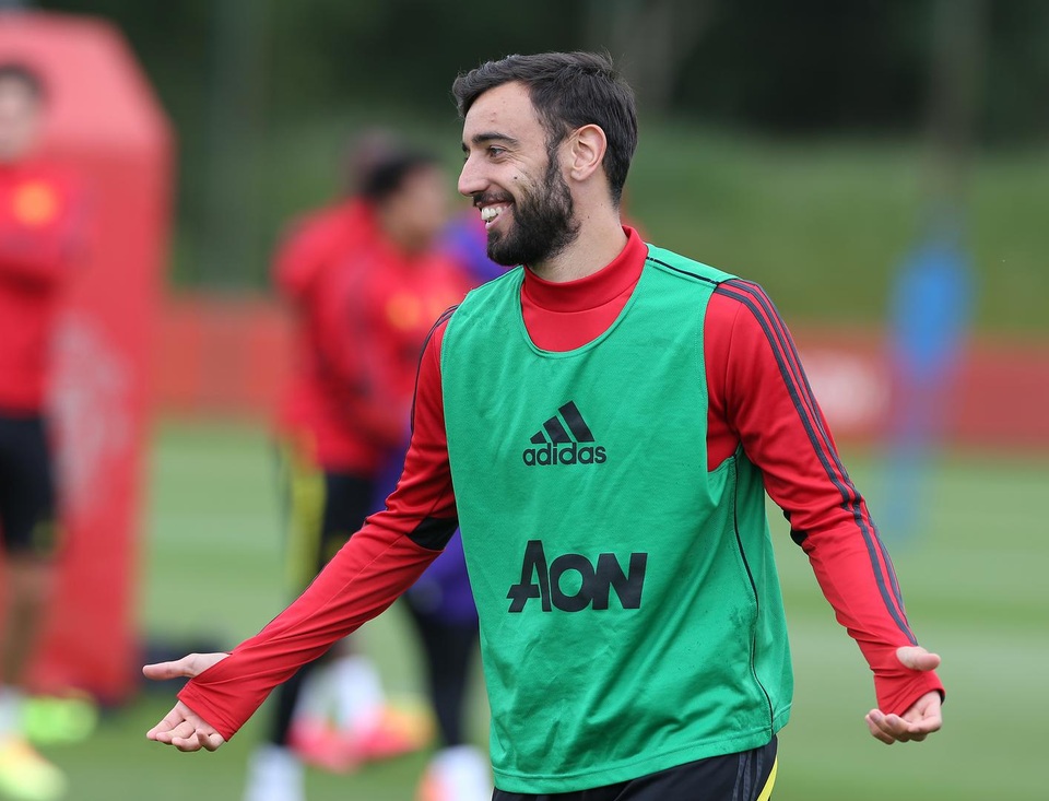 Pogba, Fernandes vui vẻ trong buổi tập toàn đội Man Utd - 16 Pogba, Fernandes vui vẻ trong buổi tập toàn đội Man Utd - 16