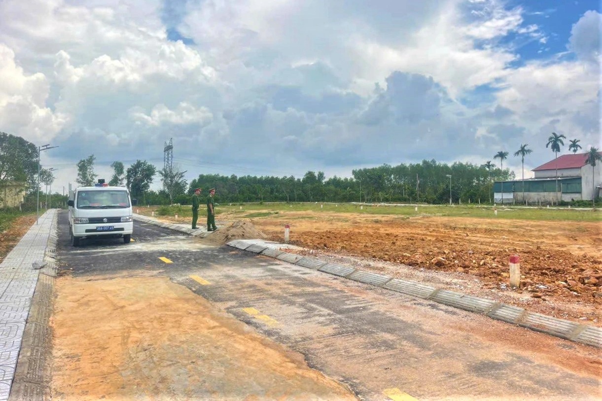 Bí ẩn sốt đất: Đổ xô mua bán nhưng địa phương chưa ghi nhận giao dịch nào - 1