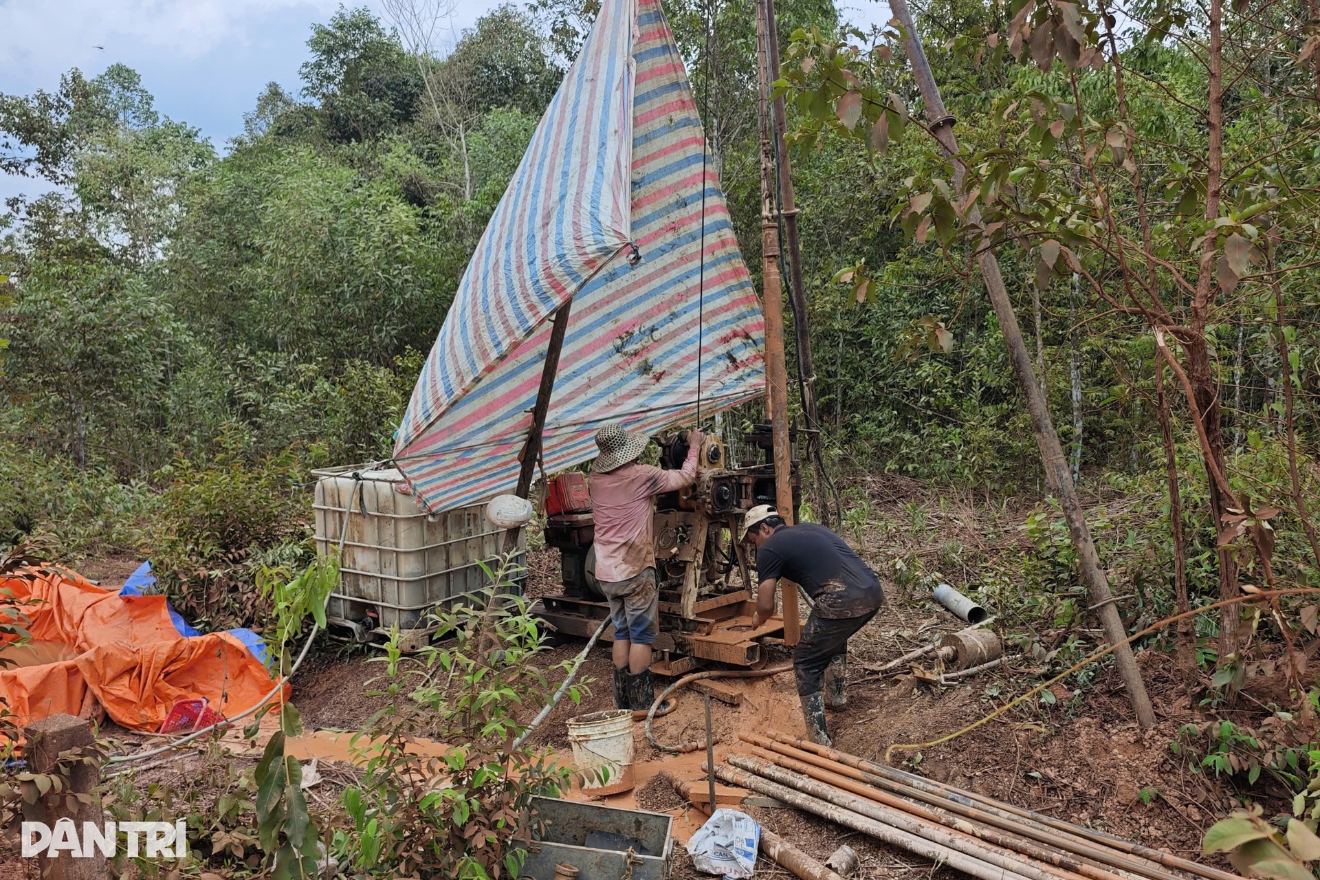 Cầu tạm duy nhất nối Đồng Xoài với Biên Hòa qua sông Mã Đà - 10