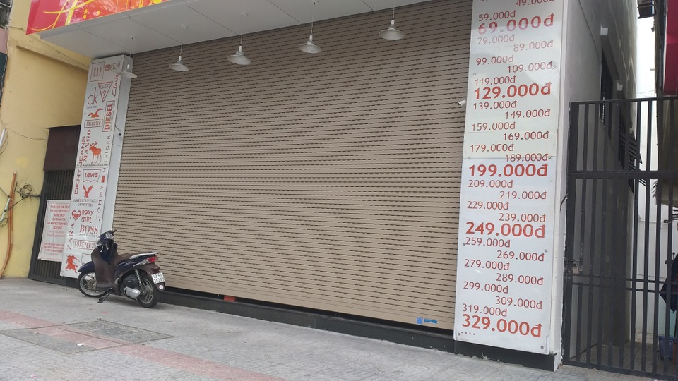 Đà Nẵng: Hết cách ly, nhiều hàng quán vẫn cửa đóng, then cài - 11 Đà Nẵng: Hết cách ly, nhiều hàng quán vẫn cửa đóng, then cài - 11