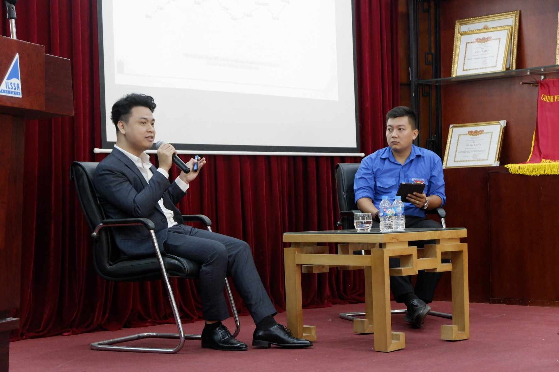 Năm bùng nổ của tuổi trẻ Bộ LĐ-TBXH: Sưởi ấm 6.000 mảnh đời, điểm nhấn AI - 16 Năm bùng nổ của tuổi trẻ Bộ LĐ-TBXH: Sưởi ấm 6.000 mảnh đời, điểm nhấn AI - 16