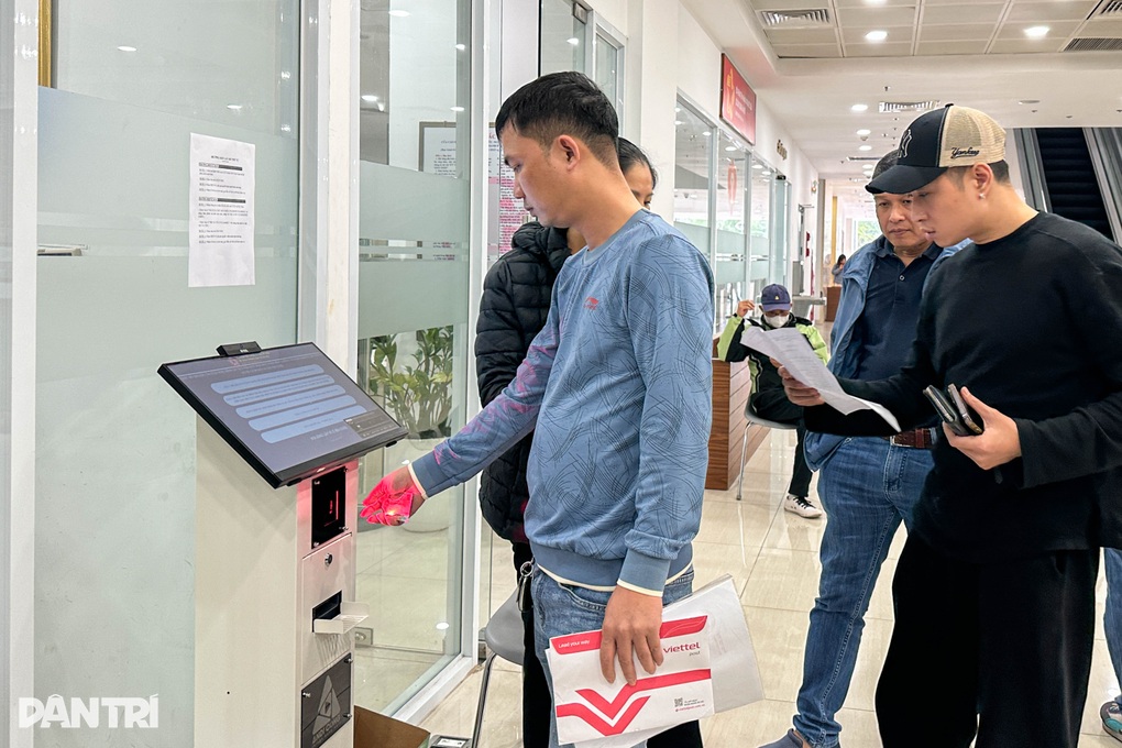 Những ngày đầu Hà Nội thực hiện số hóa 100% thủ tục hành chính - 1 Những ngày đầu Hà Nội thực hiện số hóa 100% thủ tục hành chính - 1