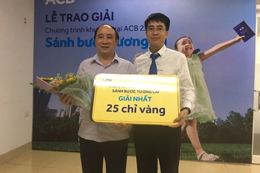 Khách hàng trúng giải thưởng to khi gửi tiết kiệm tại ACB