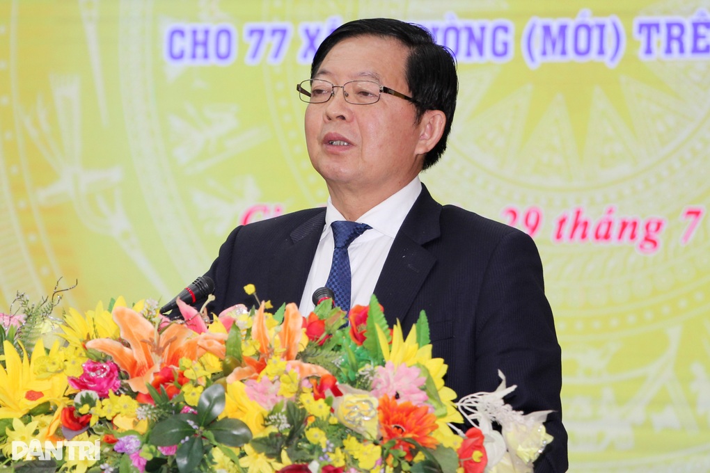 Bí thư Tỉnh ủy Gia Lai: Không để người dân nghèo trên đất vàng - 2 Bí thư Tỉnh ủy Gia Lai: Không để người dân nghèo trên đất vàng - 2