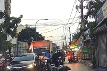 Nam sinh bị đánh giữa đường ở TPHCM