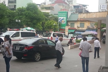 Lãnh đạo 3 bệnh viện lớn nhất Hà Nội lên tiếng vụ chặn xe cứu thương