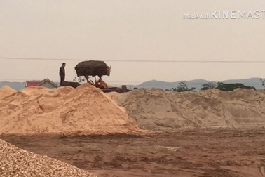 Bãi cát không phép vô tư hoạt động