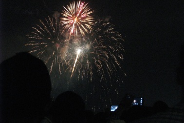 Đà Nẵng cho phép tàu, thuyền chở khách xem pháo hoa