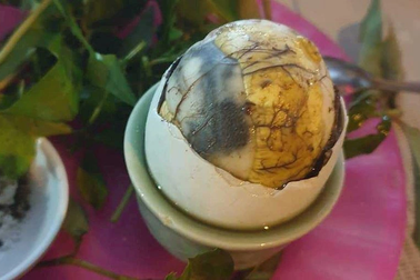 Trứng vịt lộn bất ngờ lọt Top "món tệ nhất thế giới"