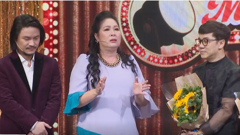 NSND Hồng Vân bật khóc khi chưa từng nói lời cảm ơn với đàn anh Thành Lộc - 13 NSND Hồng Vân bật khóc khi chưa từng nói lời cảm ơn với đàn anh Thành Lộc - 13