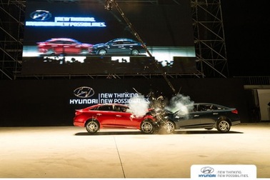 Thử nghiệm đâm trực diện Sonata Hàn và Sonata Mỹ
