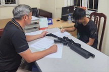 Nhóm thanh thiếu niên mang súng hơi, đinh ba "diễu hành" trên phố