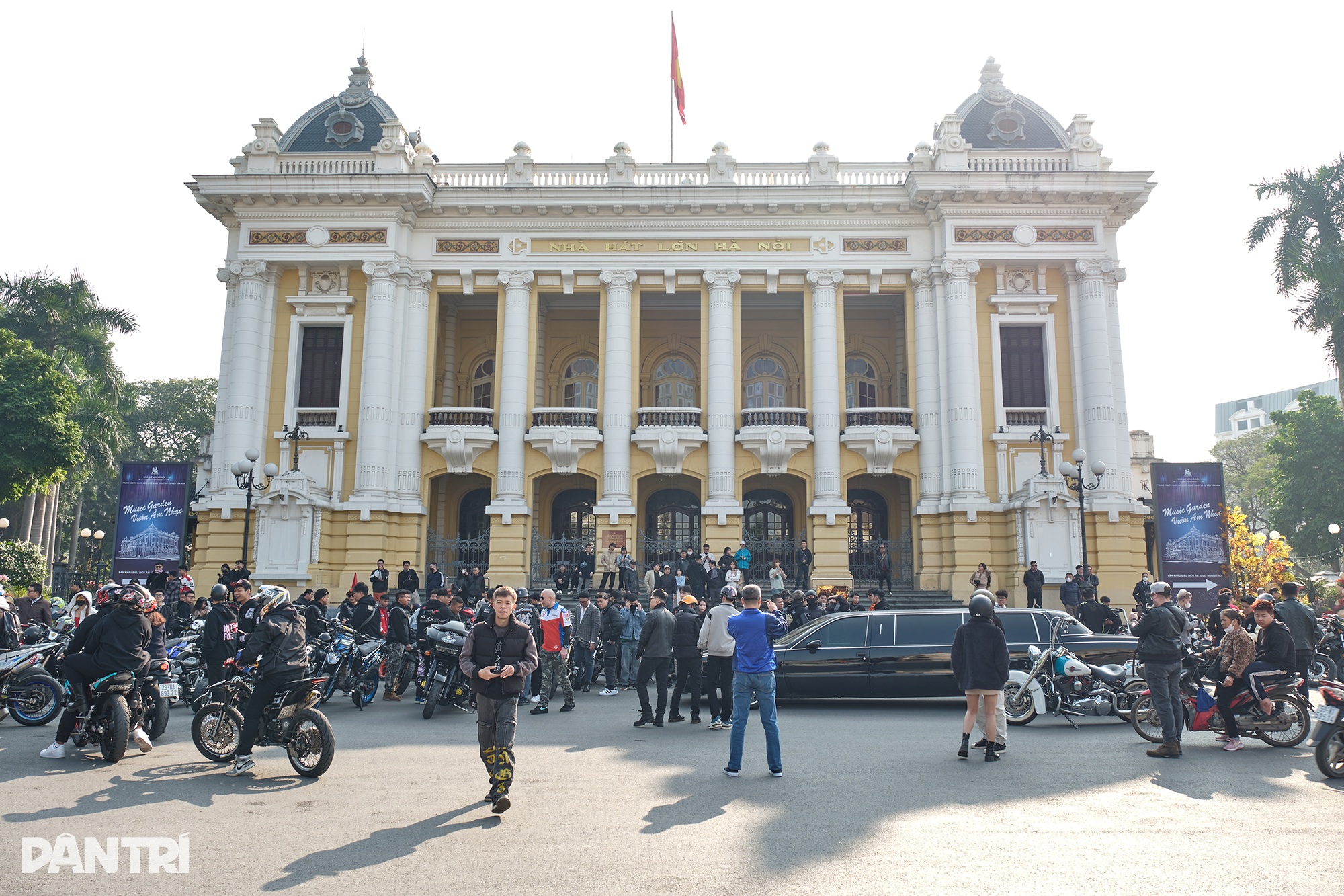 Motociclistas em Hanói se reúnem nas ruas para dar as boas-vindas ao Ano do Dragão - 1 Người chơi mô-tô tại Hà Nội xuống phố tụ họp chào xuân Giáp Thìn - 1