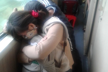 Mệt nhoài trên chuyến tàu Bắc - Nam