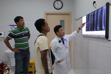 Chỉ một động tác sai, bong gân cổ chân có thể thành chấn thương nặng