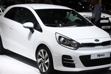 Xe KIA giảm giá gần trăm triệu đồng