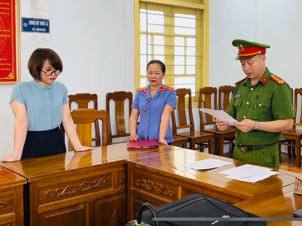Khởi tố 3 bị can tại trung tâm đào tạo lái xe Trường Cao đẳng Lào Cai - 2 Khởi tố 3 bị can tại trung tâm đào tạo lái xe Trường Cao đẳng Lào Cai - 2