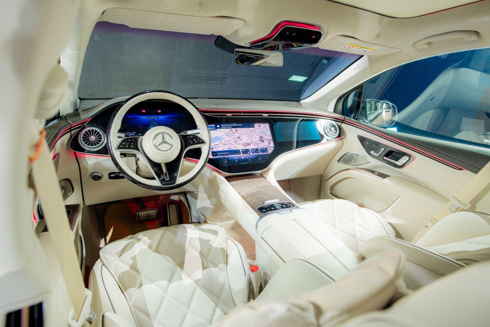 SUV thuần điện Mercedes-Maybach giá 7,6 tỷ đồng có gì để thu hút khách Việt - 8 SUV thuần điện Mercedes-Maybach giá 7,6 tỷ đồng có gì để thu hút khách Việt - 8
