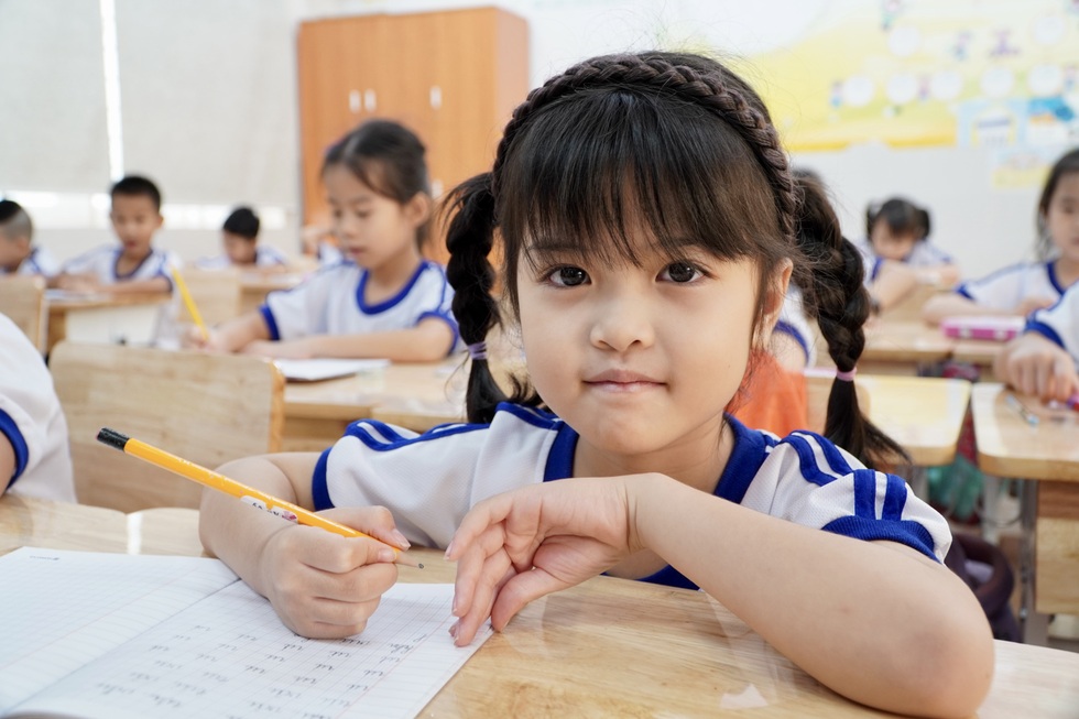 Một bộ SGK thống nhất toàn quốc: “Trông Bắc, trông Nam, trông cả địa cầu” - 2 Một bộ SGK thống nhất toàn quốc: “Trông Bắc, trông Nam, trông cả địa cầu” - 2