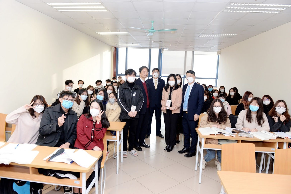 Mới có 50% sinh viên trở lại trường: Vẫn duy trì học on - off - 2 Mới có 50% sinh viên trở lại trường: Vẫn duy trì học on - off - 2